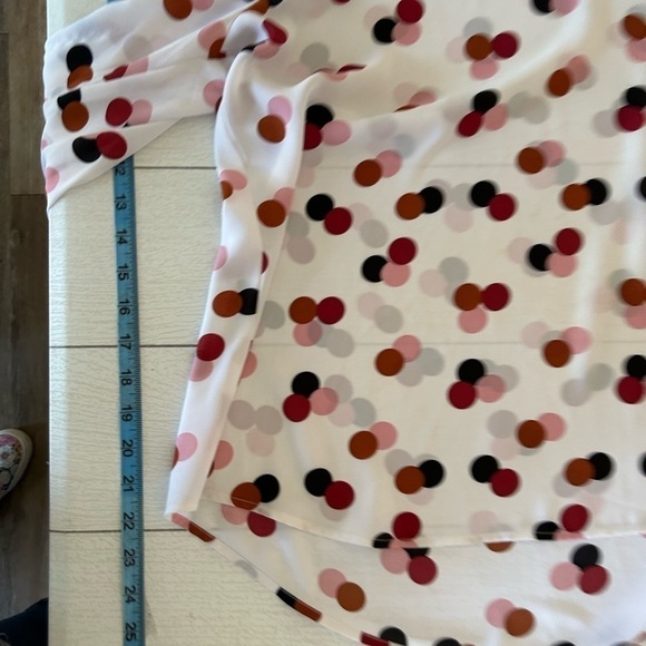 Van  Heusen large polka dot pop over blouse - Picture 4 of 11